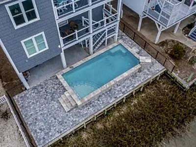 Lux project custom pool with beautiful vinyl design