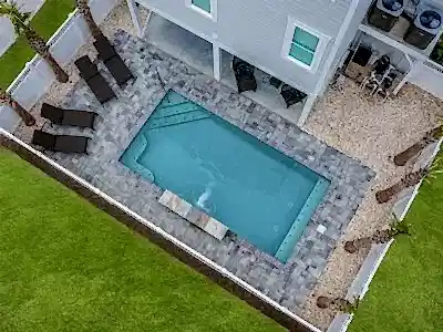 Lux project custom pool with vinyl design